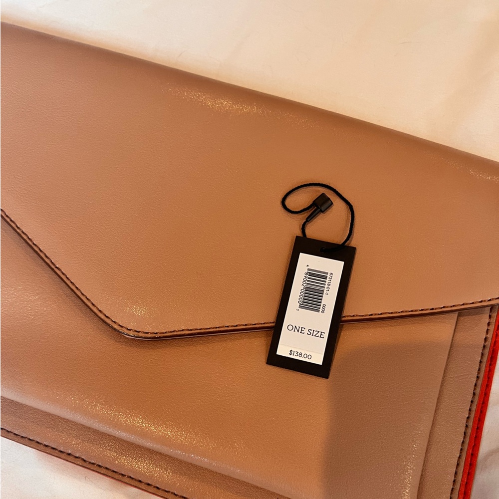 [NWT] Classy, “vintage” BR clutch with pop of color detail